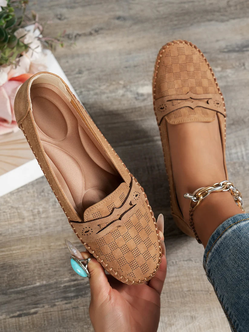 🔥Hot-selling plus-size women's stitched smiley loafers